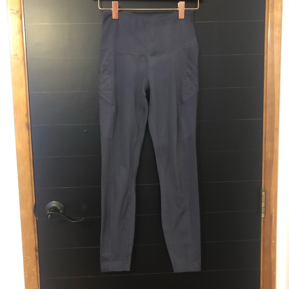 [yogalicious ] gray leggings.